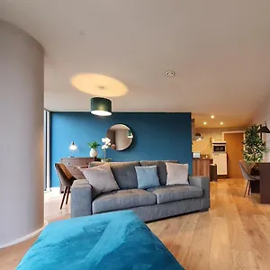 Spacious Centre 2 Bedroom Sheffield